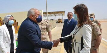 Emigration minister visits New Valley governorate
