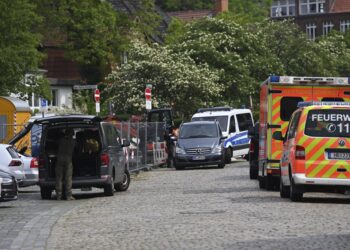 Germany: 1 person wounded, 1 detained in school attack