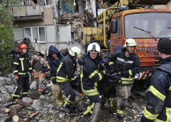 Ukrainian troops surrendering at Mariupol registered as POWs