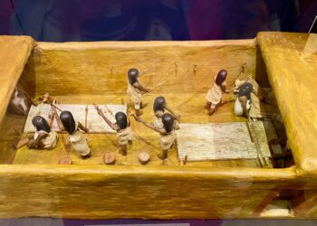 Gateway to Egyptian textile past