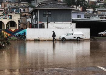New floods in eastern South Africa displace more than 300