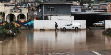 New floods in eastern South Africa displace more than 300