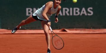 Raducanu knocked out of French Open