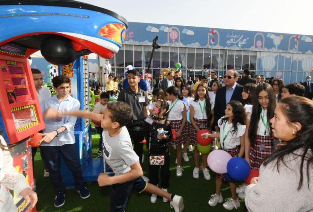 Sisi attends Eidul Fitr celebration with families of martyrs 4 - Egyptian Gazette Sisi attends Eidul Fitr celebration with families of martyrs 3 - Egyptian Gazette