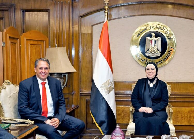 `delegation of Mercedes-Benz Egypt discuss boosting investments in Egypt` 1 - Egyptian Gazette
