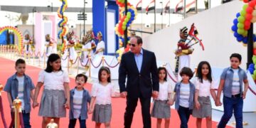 Sisi attends Eidul Fitr celebration with families of martyrs