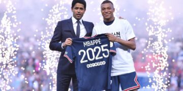 PSG’s Mbappe celebrates new deal with 3 goals