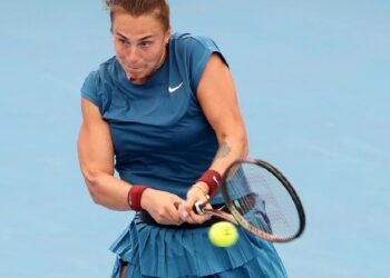 Tsitsipas, Sabalenka advance at French Open