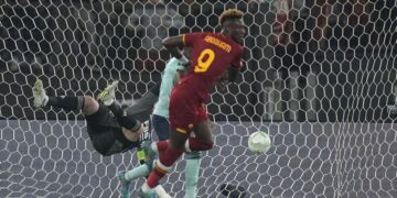 Mourinho leads Roma to his 5th European final