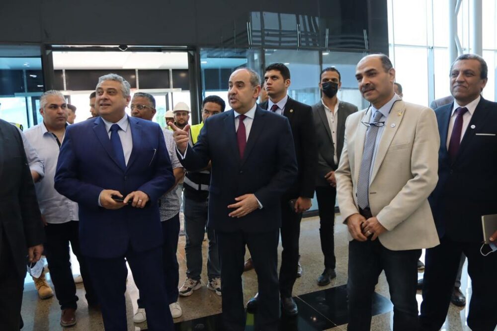 Manar inspects Sphinx Int'l Airport 4 - Egyptian Gazette Manar inspects Sphinx Int'l Airport 3 - Egyptian Gazette