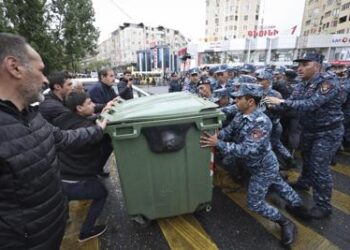 Armenia detains 180 protesters calling on Pashinyan to quit