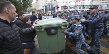 Armenia detains 180 protesters calling on Pashinyan to quit 1 - Egyptian Gazette Armenia detains 180 protesters calling on Pashinyan to quit