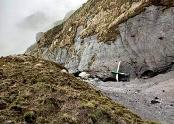 Plane wreckage found in Nepal mountains, 14 bodies recovered