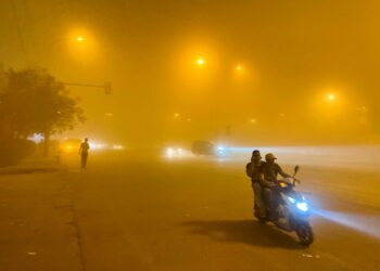 Iraq sandstorm sends more than 1,000 to hospital