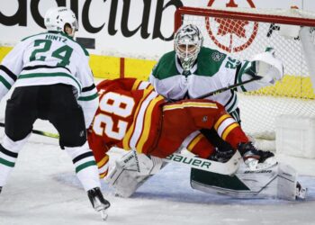 Lindholm leads Flames over Stars 1-0 in Game 1