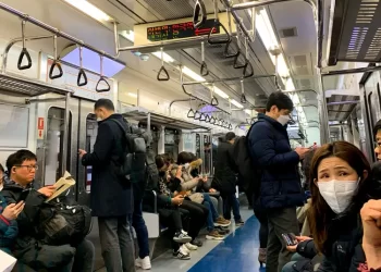 Seoul to resume late-night public transit service