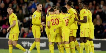 Liverpool take title race down to the wire with win at Southampton