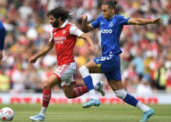 Arsenal’s Mohamed Elneny signs new contract