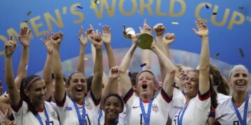 US Soccer equalizes pay in milestone with women, men
