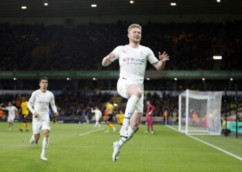 Man City go three points clear after four-goal De Bruyne masterclass