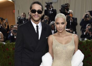 Met Gala brings in a record $17.4 million, museum says