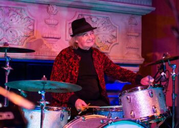 Alan White, longtime drummer for prog rock’s Yes, dead at 72