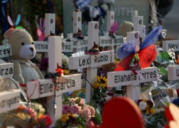 Uvalde begins to bury its dead in wake of school massacre