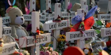 Uvalde begins to bury its dead in wake of school massacre