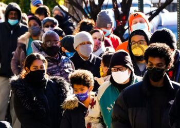 Even as COVID cases rise, mask mandates stay shelved