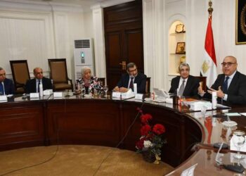 Housing Min, chairs first meeting of GBC