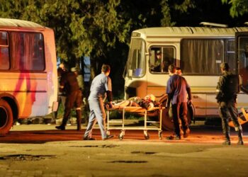 Ukrainian troops evacuate from Mariupol, ceding control to Russia