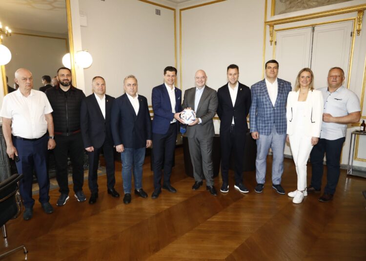 FIFA President Gianni Infantino receives President of Lithuanian Football Federation 1 - Egyptian Gazette