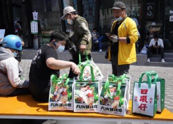 Beijing preps COVID-19 hospital spaces, though new cases low