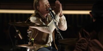 Travis Scott, Morgan Wallen hit Billboard Music Awards stage