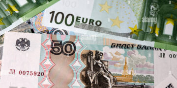 Rouble hits over 2-year high vs euro on weak demand 1 - Egyptian Gazette Rouble hits over 2-year high vs euro on weak demand