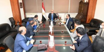Egypt's Housing min., head of Yemeni business council discuss bilateral cooperation 1 - Egyptian Gazette Egypt’s Housing min., head of Yemeni business council discuss bilateral cooperation