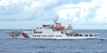 Chinese vessels enter Japanese territorial waters