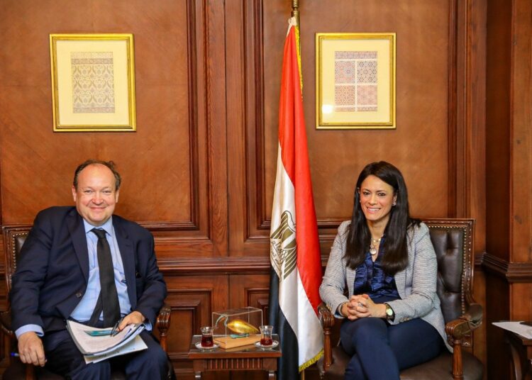 Mashat meets EIB Vice Presdient 1 - Egyptian Gazette