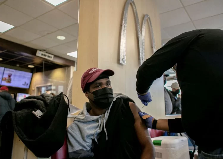 COVID's new Omicron sub-lineages can dodge immunity from past infection 1 - Egyptian Gazette