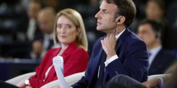 Macron proposes new political union for non-EU countries
