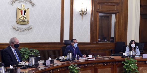 PM reviews several proposals to lure more investments 2 - Egyptian Gazette PM reviews several proposals to lure more investments 1 - Egyptian Gazette