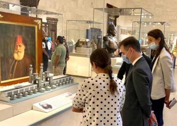 EIB delegation tours NMEC