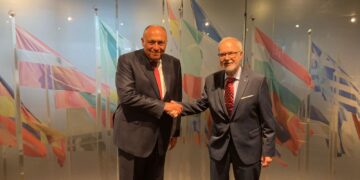Shoukry, EIB president discuss boosting investments in Egypt in green transformation