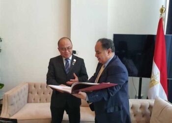 Finance minister meets Brunei official on Fringe of IsDB sessions