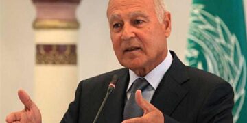 Abul Gheit probes Yemen’s development with Yemeni official