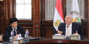 Agriculture minister probes with FAO delegation efforts to fight fall armyworm 1 - Egyptian Gazette Agriculture minister probes with FAO delegation efforts to fight fall armyworm
