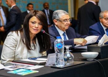Egyptian ministers review govt’s development plans in meeting with World Bank officials – 2 Cairo