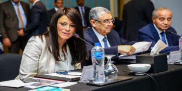 Egyptian ministers review govt’s development plans in meeting with World Bank officials – 2 Cairo