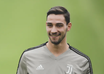 De Sciglio pens new 3-year Juve contract