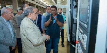 State min. of military production visits Abu Zaabal companies for chemical, industries